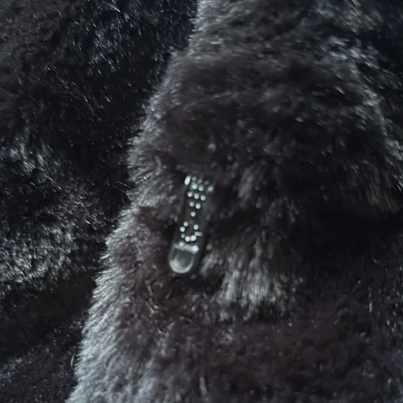 Elegant Black Faux Fur Cropped Jacket, Laundry by Shelli Segal, M - Picture 5 of 11